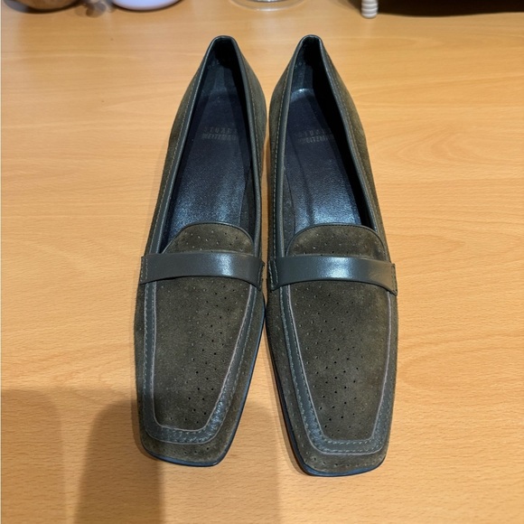 Stuart Weitzman Green Leather Slip-On Loafers with Square Toe - Picture 5 of 7